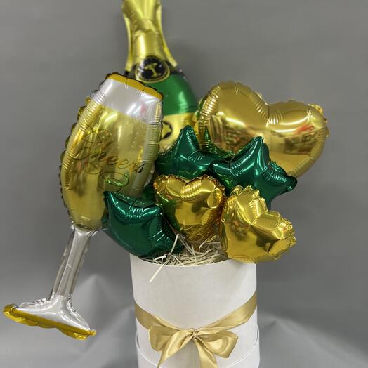 Композиция в коробке шампанское