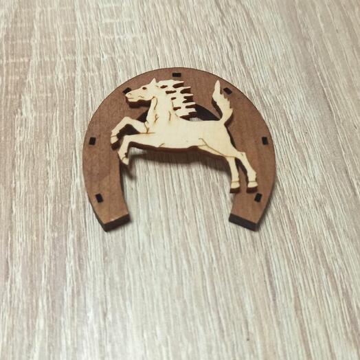 Магнит подкова с лошадью Новый год (символ года)
