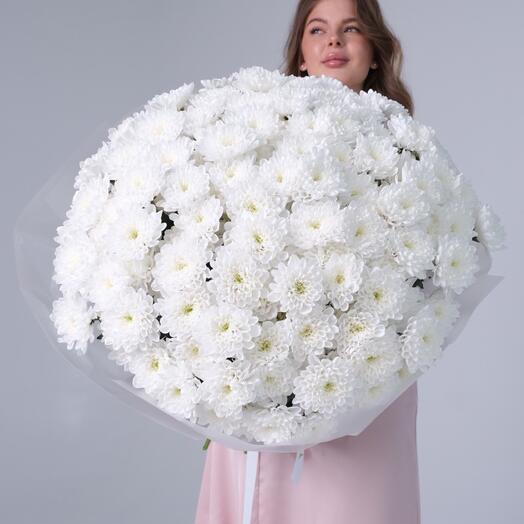 Букет из 25 белых кустовых хризантем