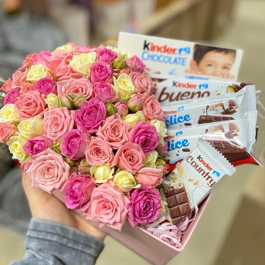 Коробка-сердце с цветами с конфетами💕