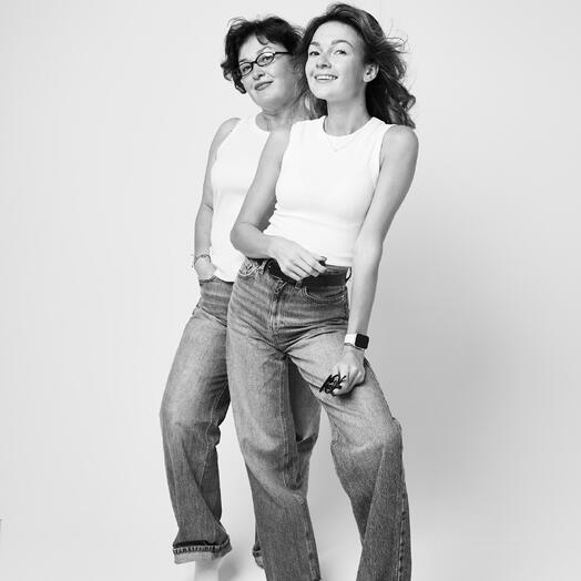 Подарочный сертификат фотосессия с мамой в студии без фотографа