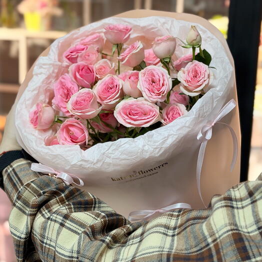 Букет из розовых кустовых розочек 💓