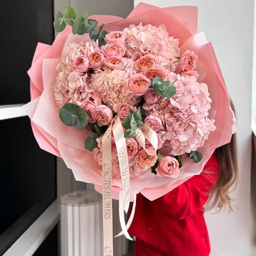 Роскошный дуо букет с пионовидной розой и нежной гортензией