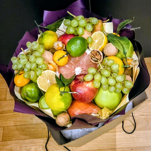 Букет из фруктов и ягод