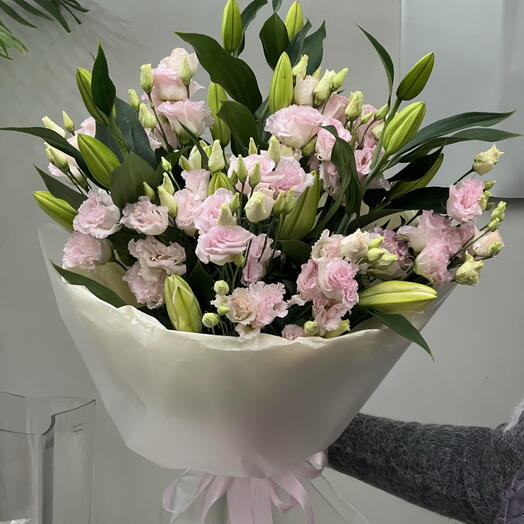 Ароматный букет с лилией и эустомой 💕