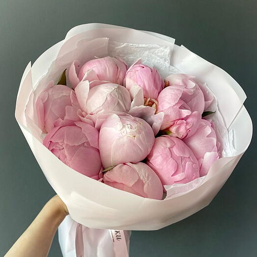 9 розовых пионов