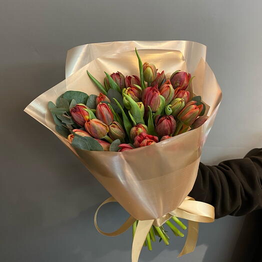 Теплый моно букет тюльпанов