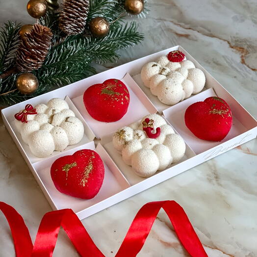 Муссовые пирожные ассорти