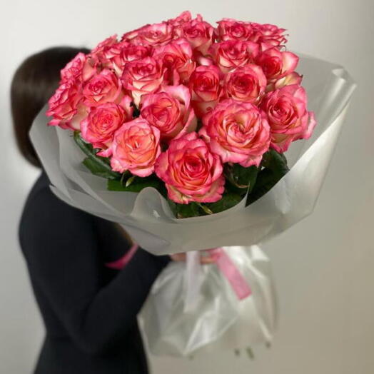 Роскошный букет из 25 розовых роз Джумилия ПРЕМИУМ