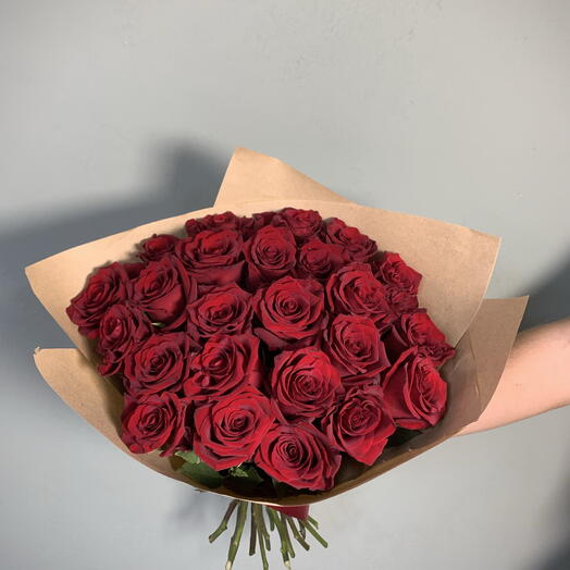 Роза бордо в крафте