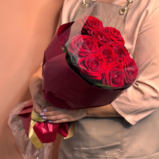 Букет из 9 красных российских роз