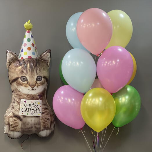 Котик в колпаке с разноцветной связкой шаров 10шт