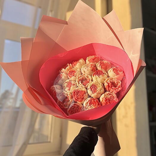 Нежный букет из 19 шоколадных пион💖