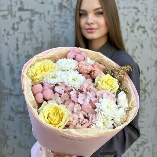 Букет "Розовое облако" Гортения/ Кустовая хризантема