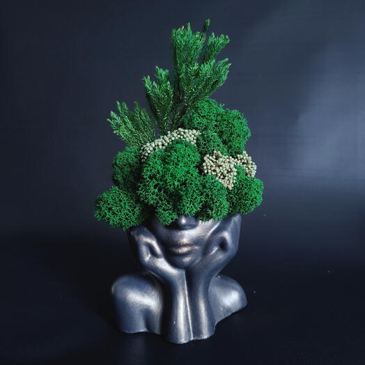 Декоративное кашпо "Мечтательница 3"