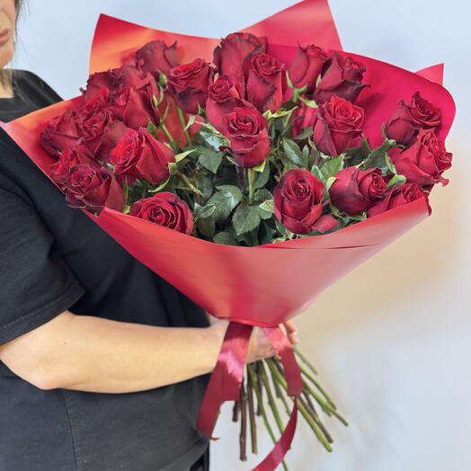 Красные розы 25 шт 60 см