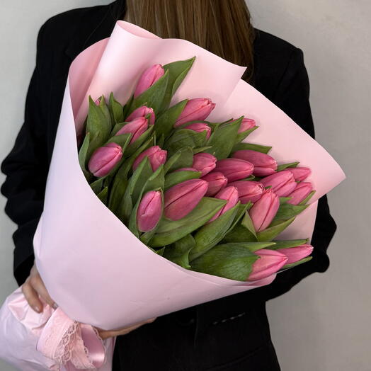 Букет из 25 розовых тюльпанов