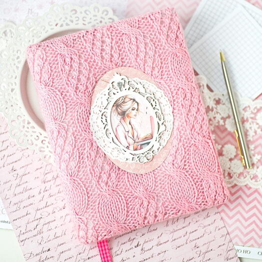 Розовый планер для девушки