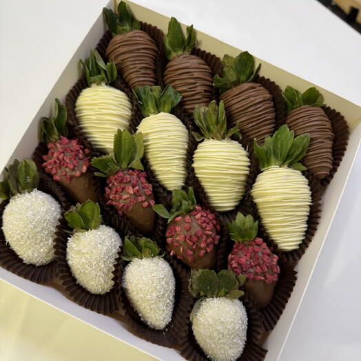 Клубника в Бельгийском шоколаде Callebaut 20-16 шт. Подарочный набор 0006.ARMELIS
