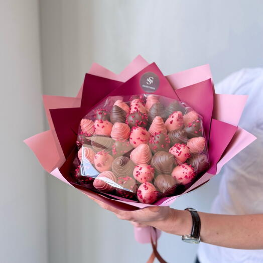 Клубника в шоколаде 37 ягод Pink Raspberry