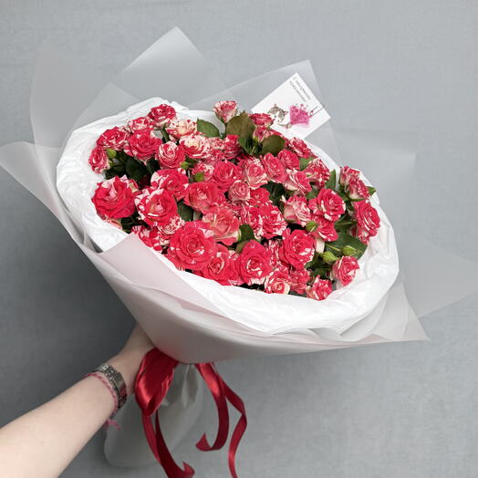 Букет кустовой розы 15шт
