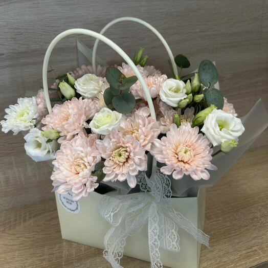 Композиция в сумочке с эустомой 🌿🌸