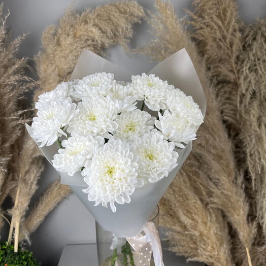 Monobucket of white bush chrysanthemums