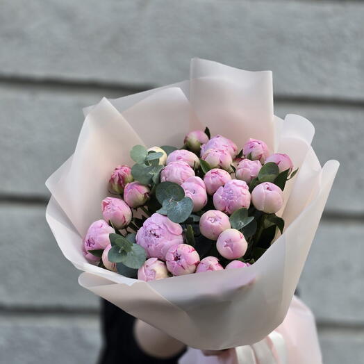 25 пионов