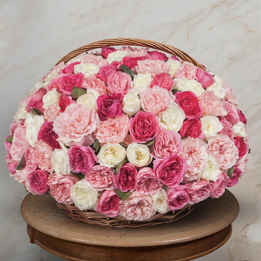 Корзина из 301 пионовидной розы