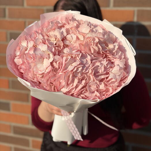 Монобукет из розовых гортензий