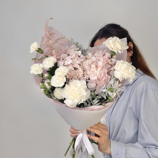 Нежный , бело-розовый букет, гортензия, астильба, диантусы, mBouquet 25