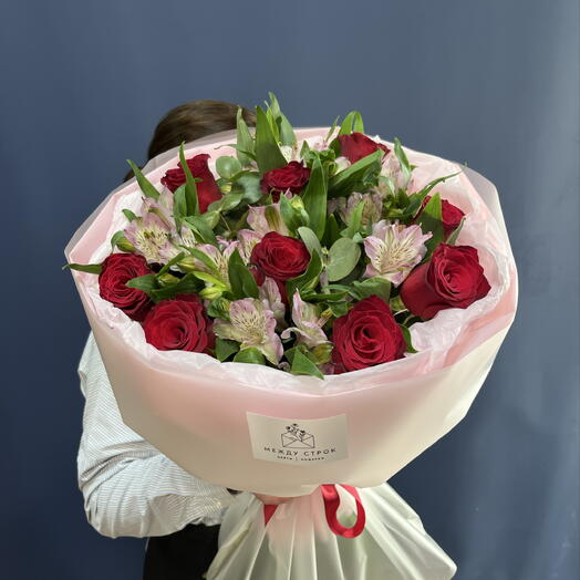 Ramo de alstroemeria y rosas