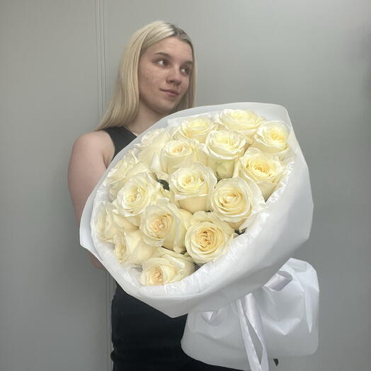 Букет из белых роз 15 шт