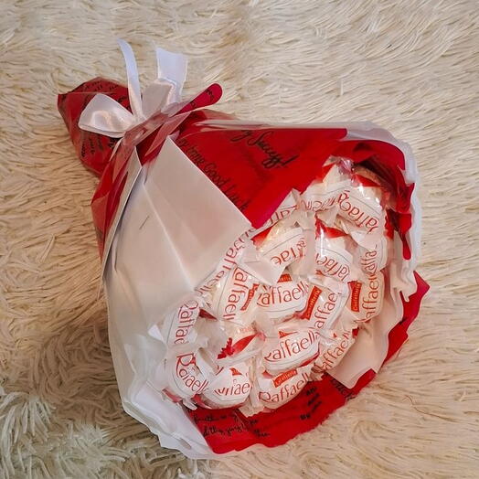 Сладкий букет из конфет Рафаэлло "Маленькая радость"💞