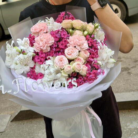 Mixed Floral Bouquet in Pastel Pink and White