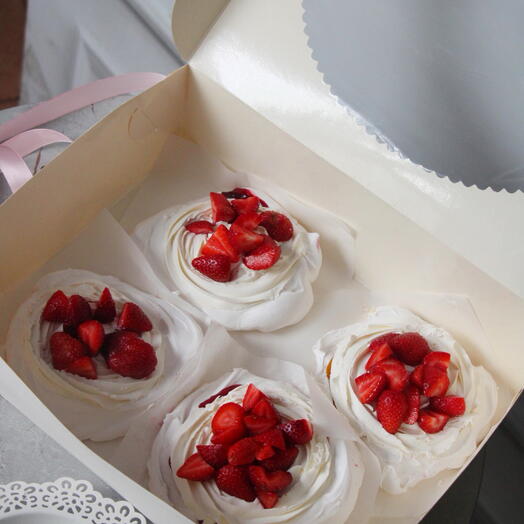 Пирожное Анна Павлова 4 шт + подарок от Vivienne Sabo — румяна MACARON