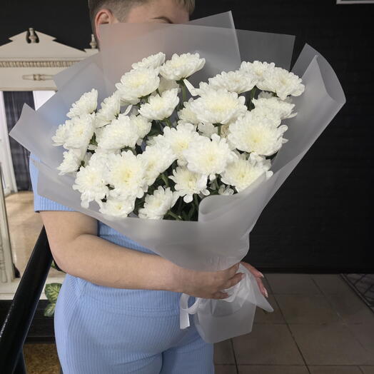 Bouquet of terry white chrysanthemums