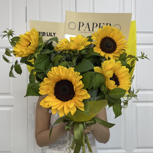 Солнечные подсолнухи с веточками малины 💛 ТС011