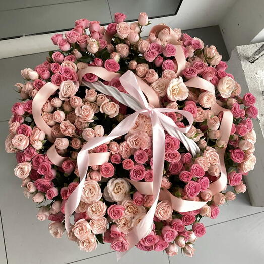 Mixed Spray Rose Basket
