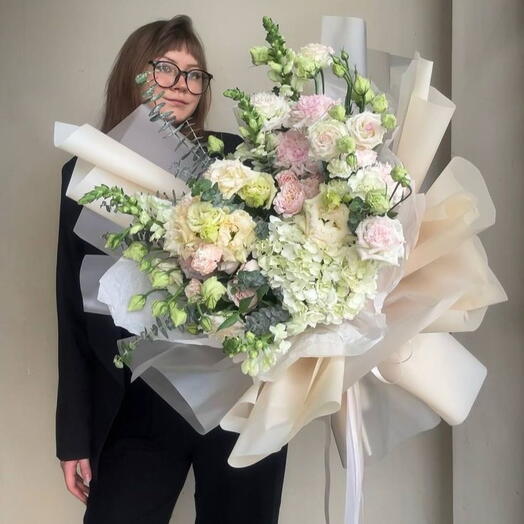 Эустома, антириннум, гортензия, Роза кустовая и эвкалипт