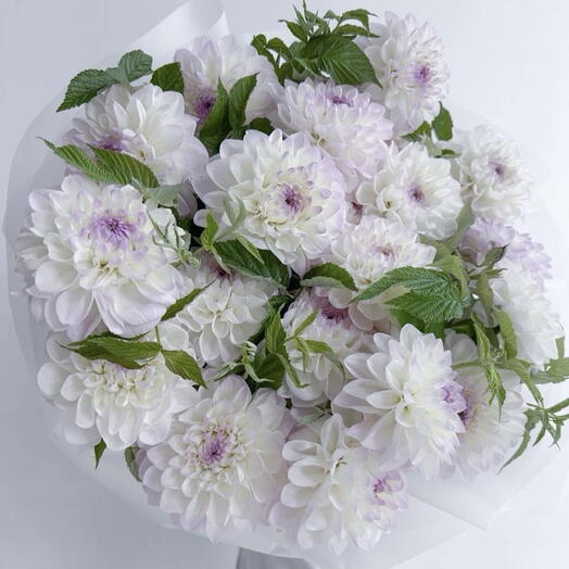ГЕОРГИНЫ И МАЛИНА💓 Нежный букет из георгин с веточками малины
