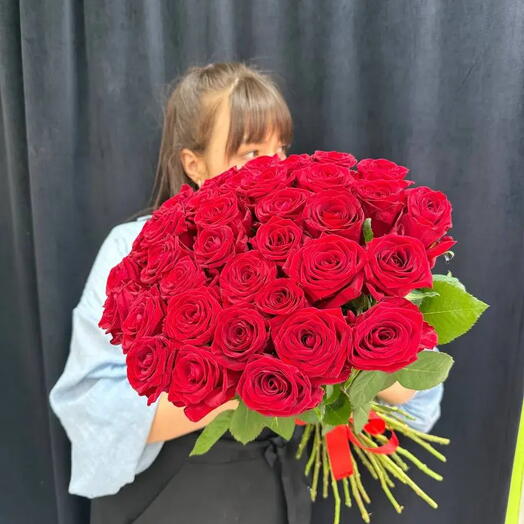 Букет из 35 красных роз Ред Наоми
