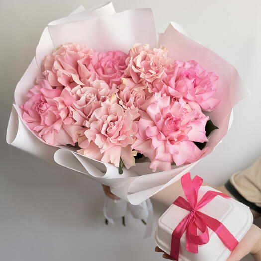 Gran ramo de "rosas francesas" y pastel bento