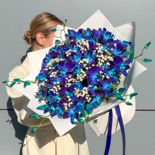 Букет ярких орхидеи с гипсофилой. Авторский букет 301. Leoraflowers