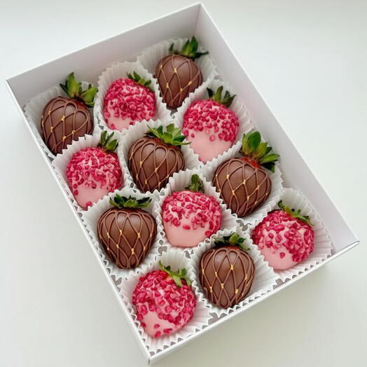 Клубника в шоколаде «Love» 12 шт