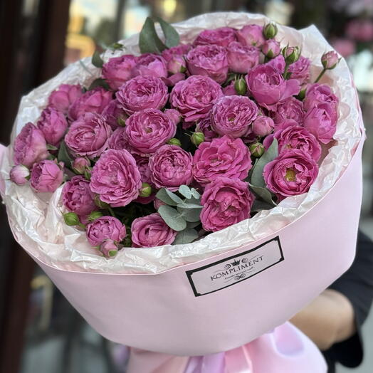 Букет из пионовидных кустовых роз 😍