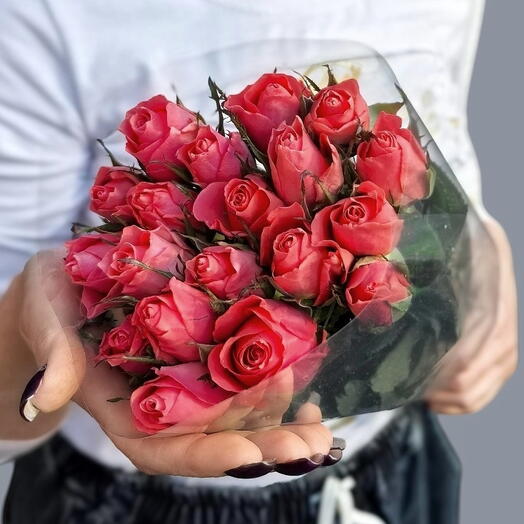 Пачка розовых роз 19 шт. 40 см