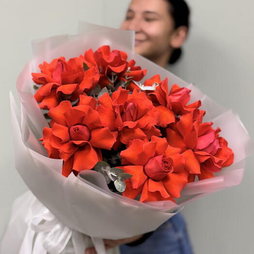 Авторский букет 🌹«Бархатная нежность: розы „Нина с эвкалиптом»