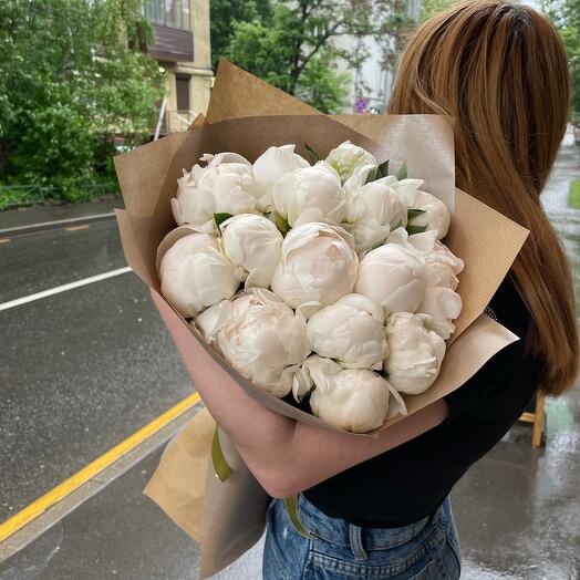 Белые пионы. Крупные белые пионы