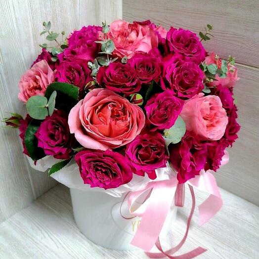Бокс с розами Pink O Hara и пионовидными кустовыми розами